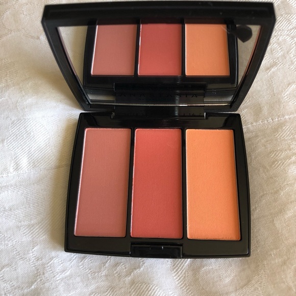 Anastasia Beverly Hills Other - Anastasia Beverly Hills blush trio Peachy Love NIB